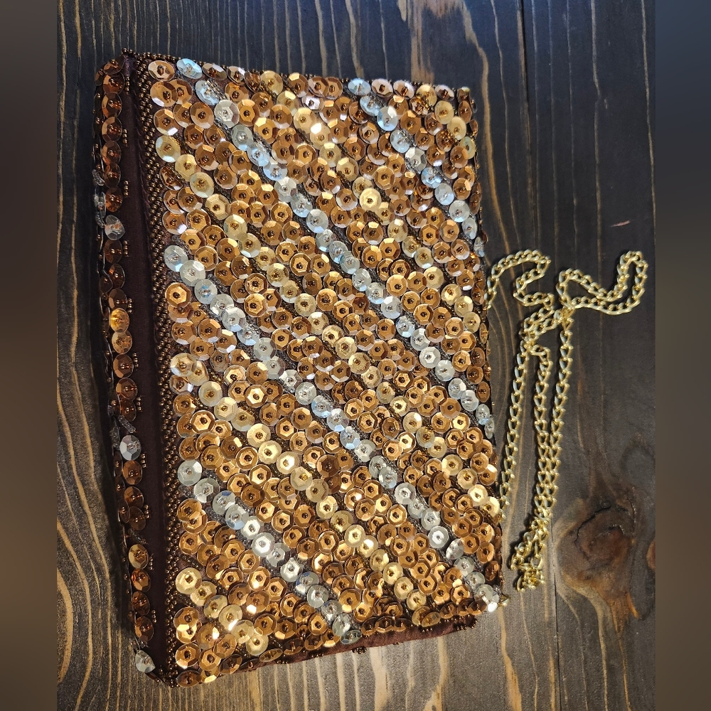Regale beaded bag